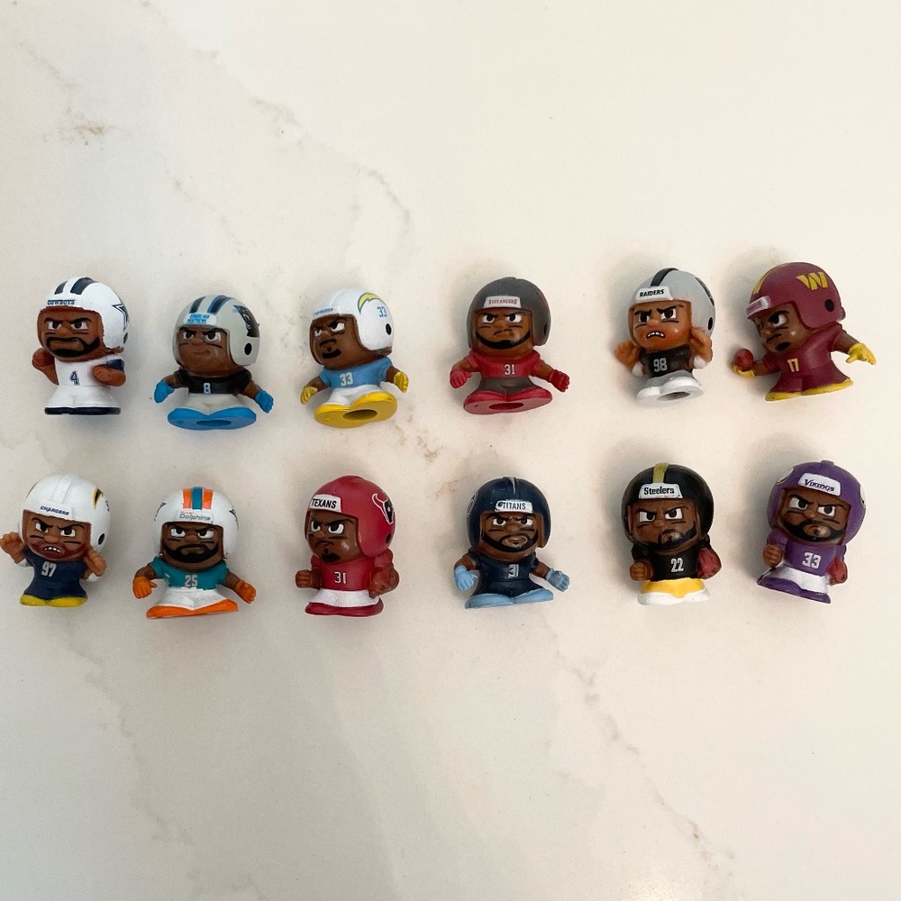 Teenymates 12 football Teenymates NFL Football mini figures Lot of 12